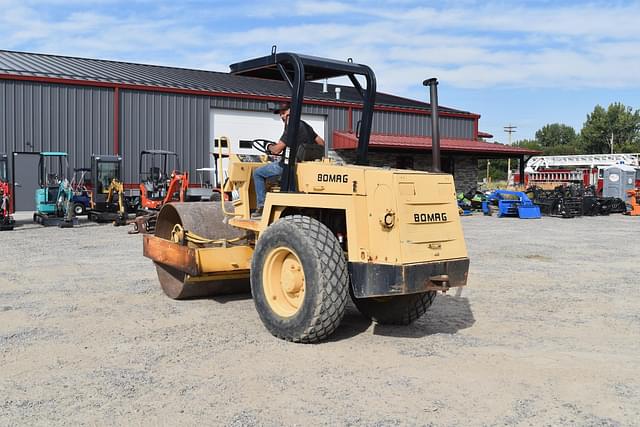 Image of Bomag BW172D equipment image 2