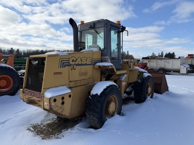 Image of Case 621B equipment image 4