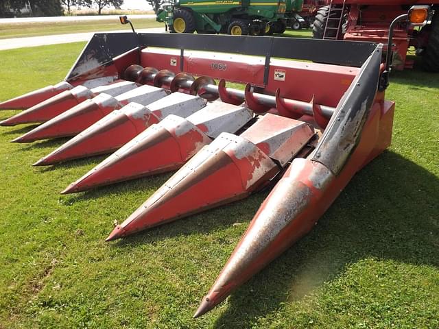 Image of Case IH 1063 equipment image 2