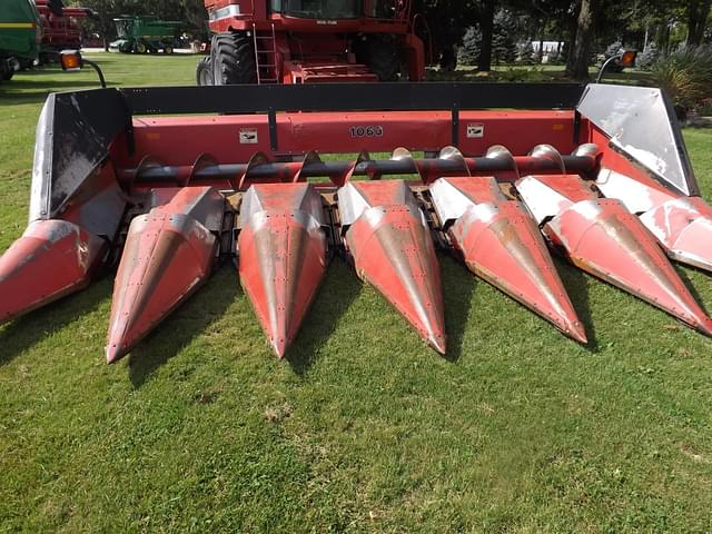 Image of Case IH 1063 equipment image 1