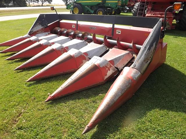 Image of Case IH 1063 equipment image 2