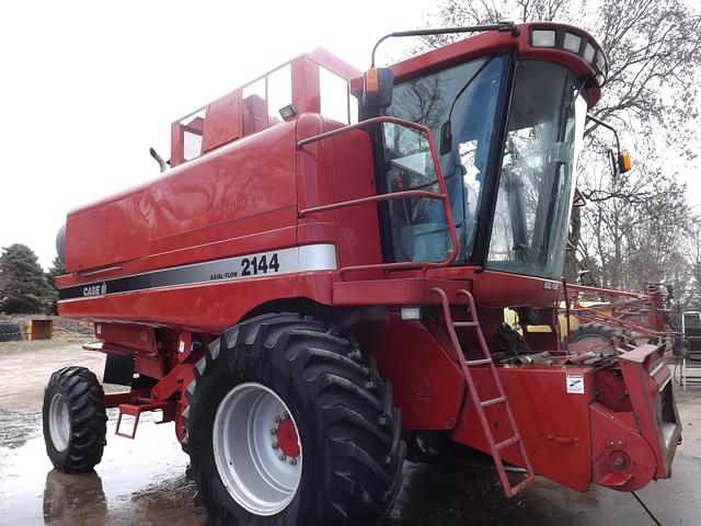 Image of Case IH 2144 equipment image 1