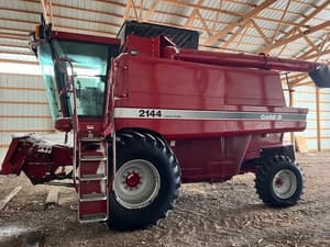 1995 Case IH 2144 Image
