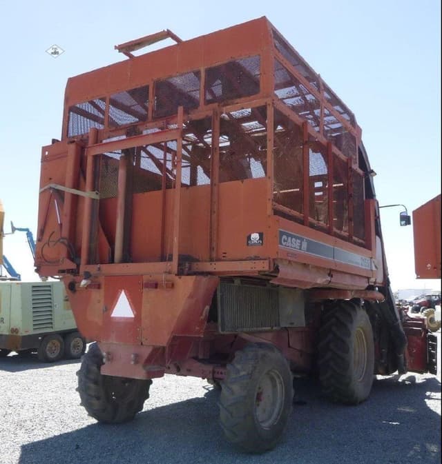 Image of Case IH 2155 equipment image 2