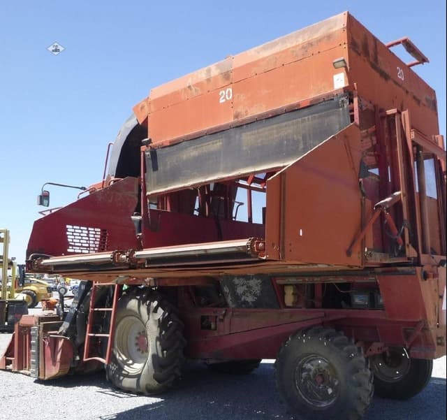 Image of Case IH 2155 equipment image 3