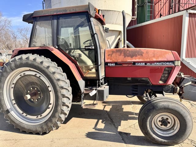 Image of Case IH 5240 equipment image 1