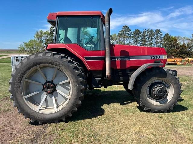 Image of Case IH 7210 equipment image 1