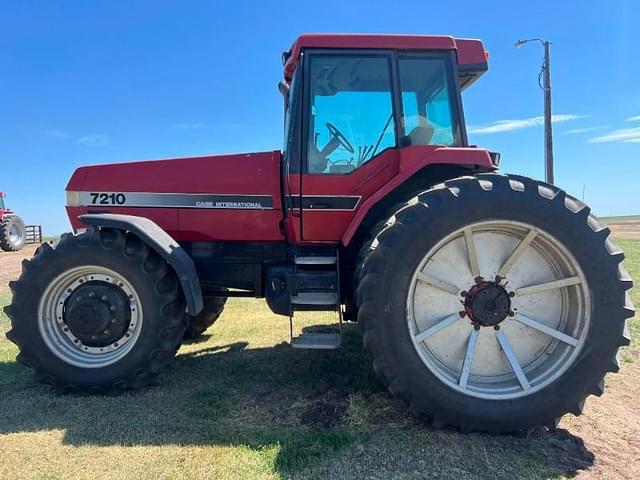 Image of Case IH 7210 equipment image 2