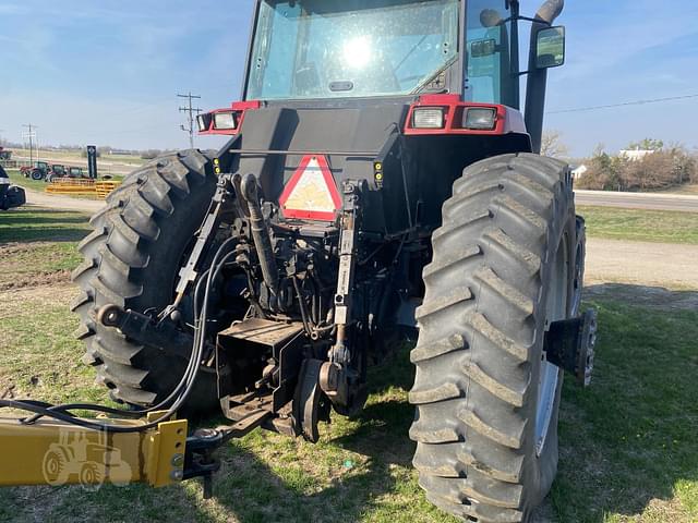 Image of Case IH 7220 equipment image 2