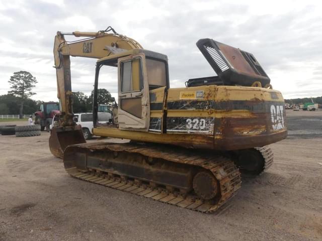 Image of Caterpillar 320L equipment image 3