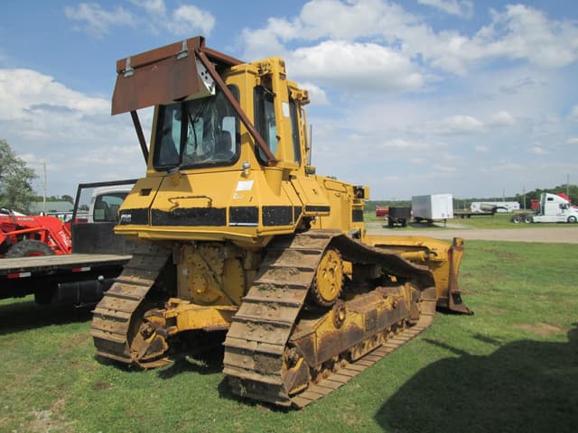 Image of Caterpillar D5H equipment image 2