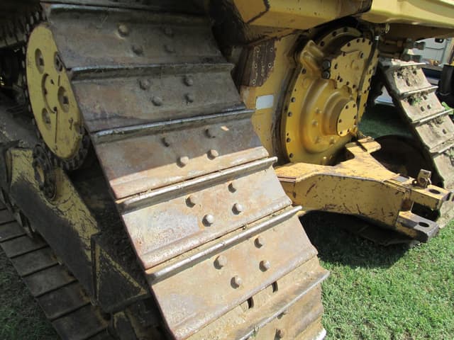 Image of Caterpillar D5H equipment image 4