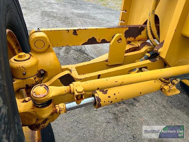 Thumbnail image Caterpillar 12H 33