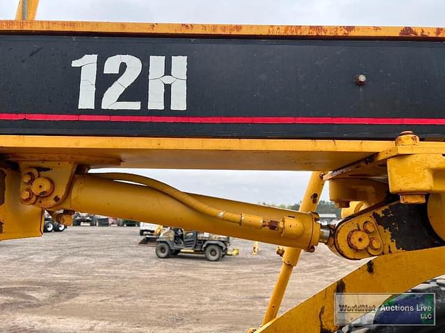 Thumbnail image Caterpillar 12H 38