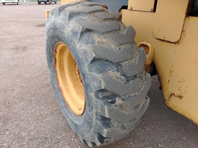 Thumbnail image Caterpillar 928F 33