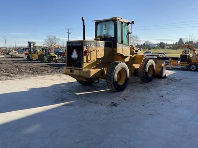 Image of Caterpillar 928F equipment image 3