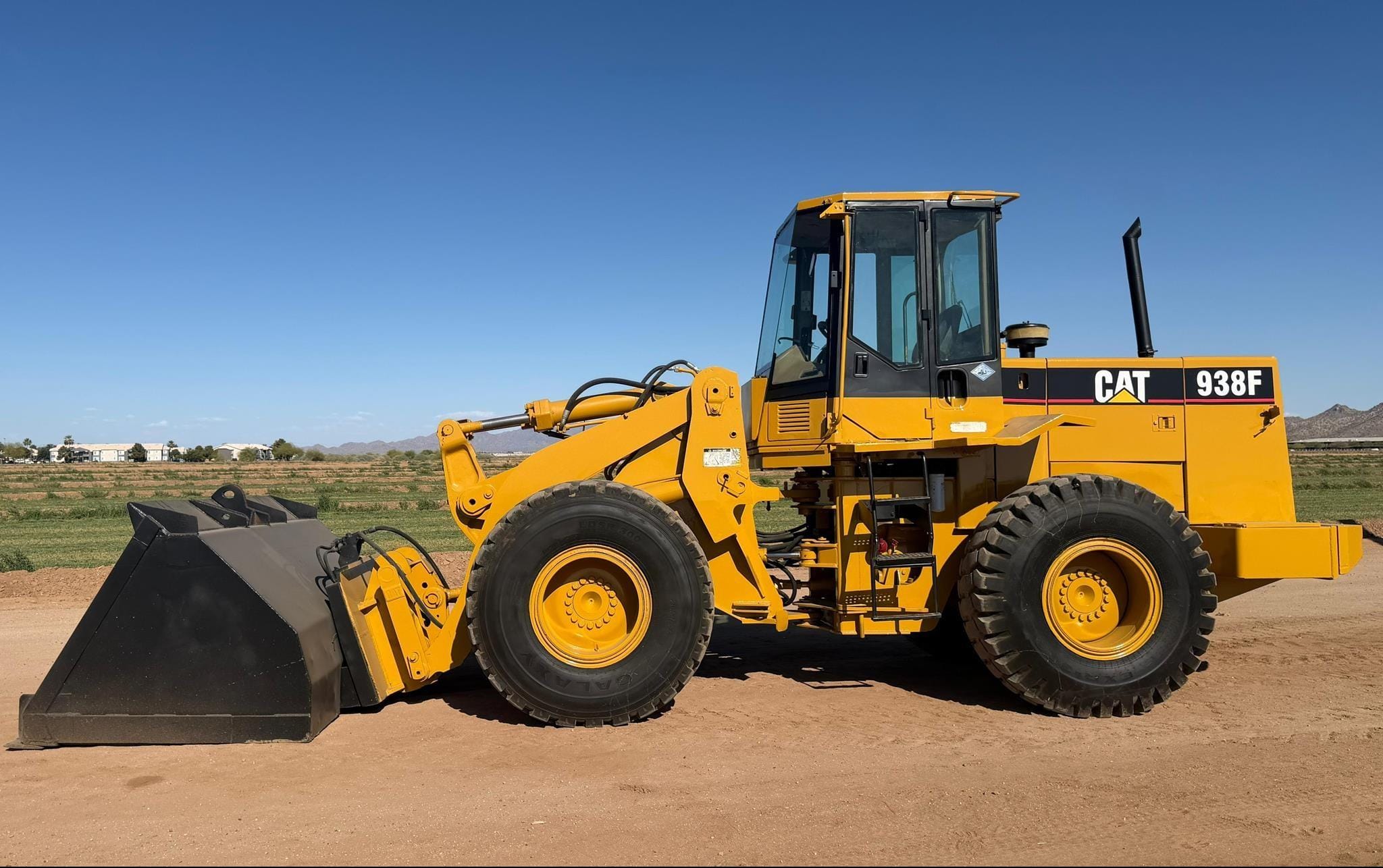 1995 Caterpillar 938F Equipment Image0