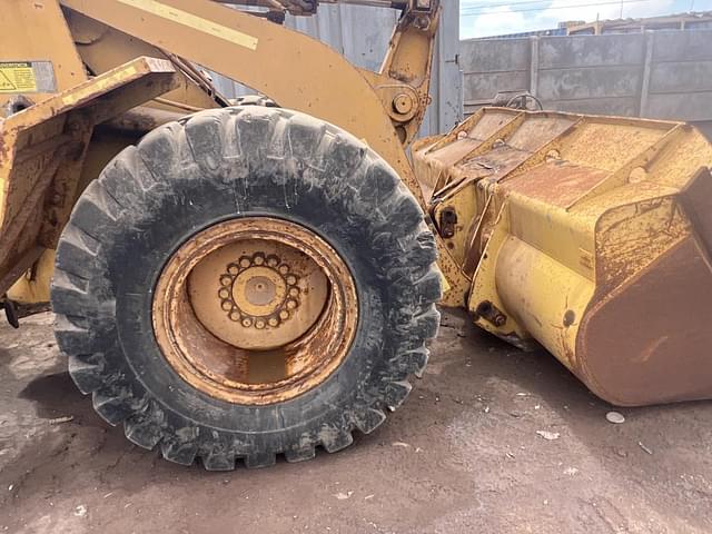 Image of Caterpillar 938F equipment image 3