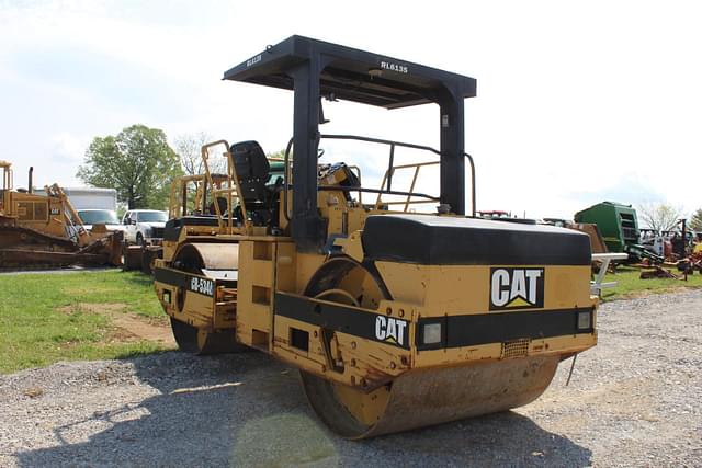 Image of Caterpillar CB-534B equipment image 4