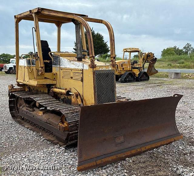 Image of Caterpillar D4C equipment image 2