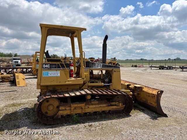 Image of Caterpillar D4C equipment image 3
