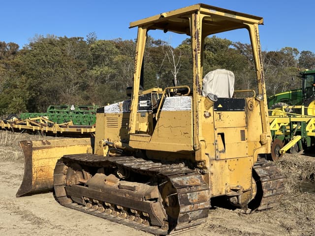 Image of Caterpillar D5C equipment image 3