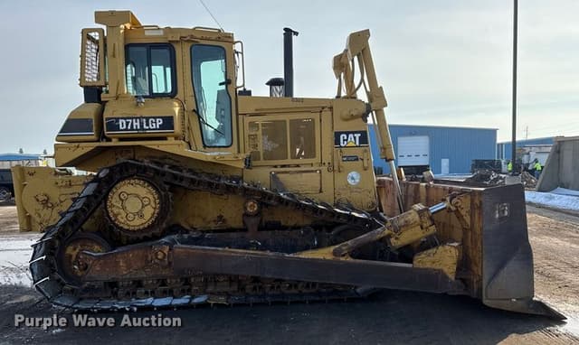 Image of Caterpillar D7H LGP equipment image 3