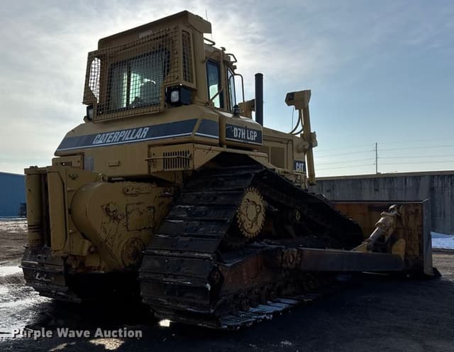 Image of Caterpillar D7H LGP equipment image 4