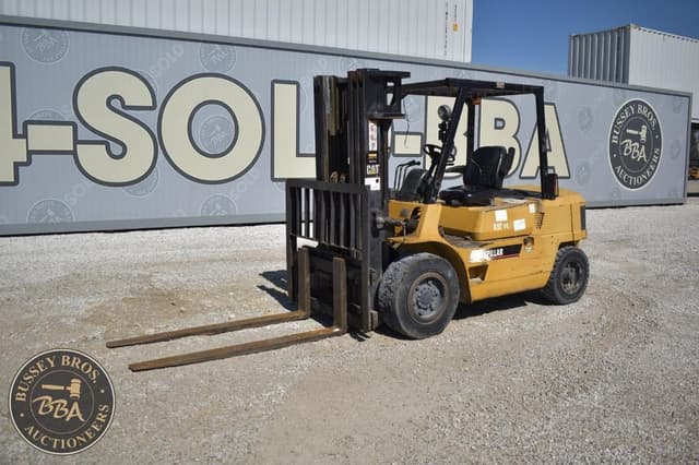 Image of Caterpillar DP40 equipment image 2