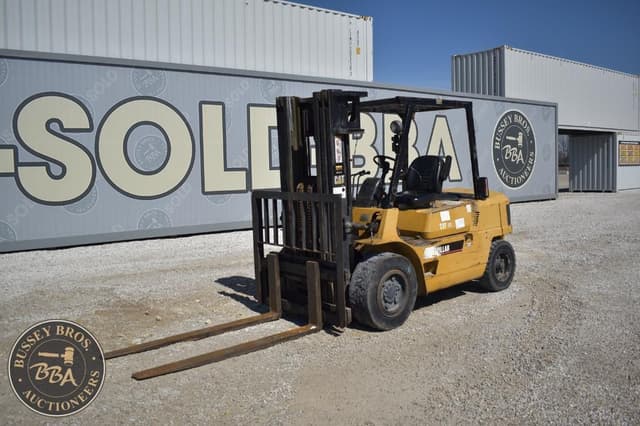 Image of Caterpillar DP40 equipment image 1