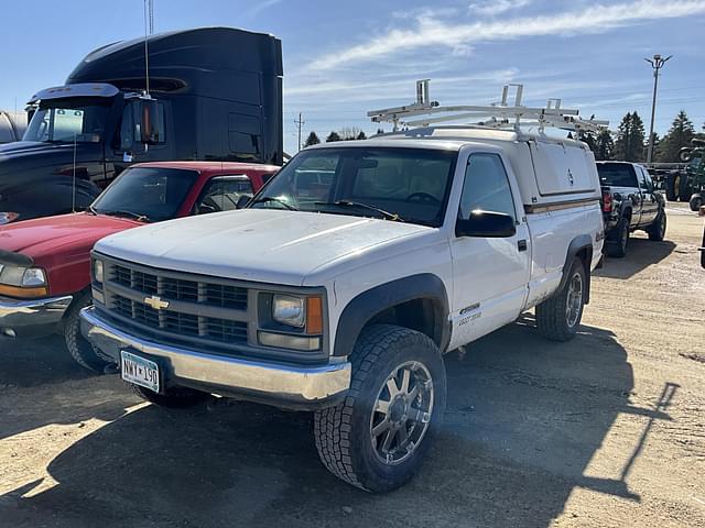 Image of Chevrolet 2500 equipment image 1