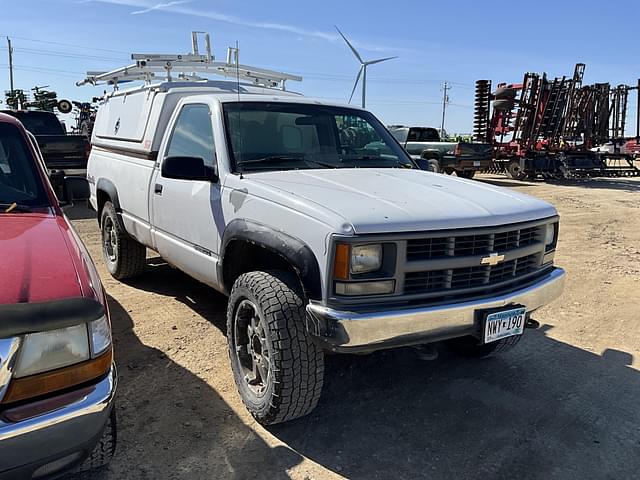 Image of Chevrolet 2500 equipment image 2