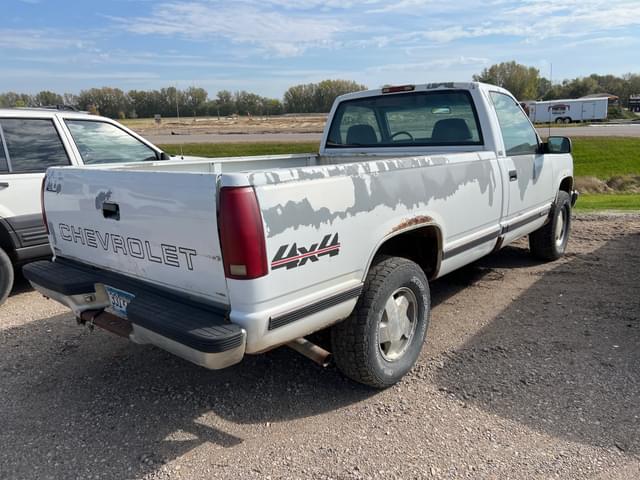 Image of Chevrolet 1500 equipment image 3