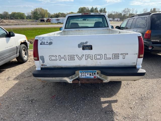 Image of Chevrolet 1500 equipment image 4