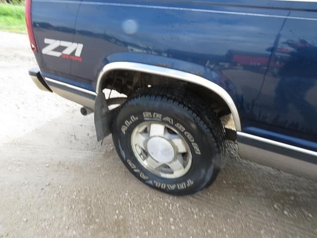 Image of Chevrolet 1500 equipment image 4