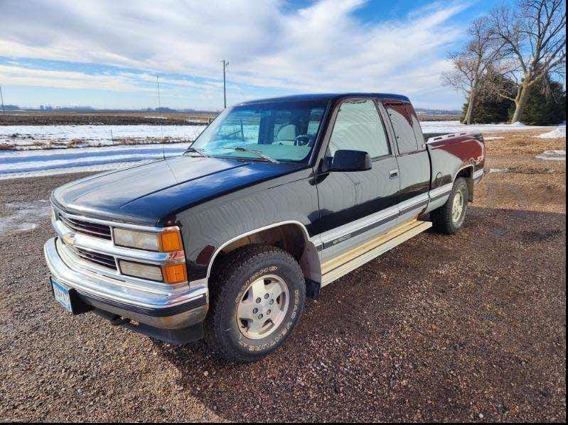 1995 Chevrolet 1500 Equipment Image0