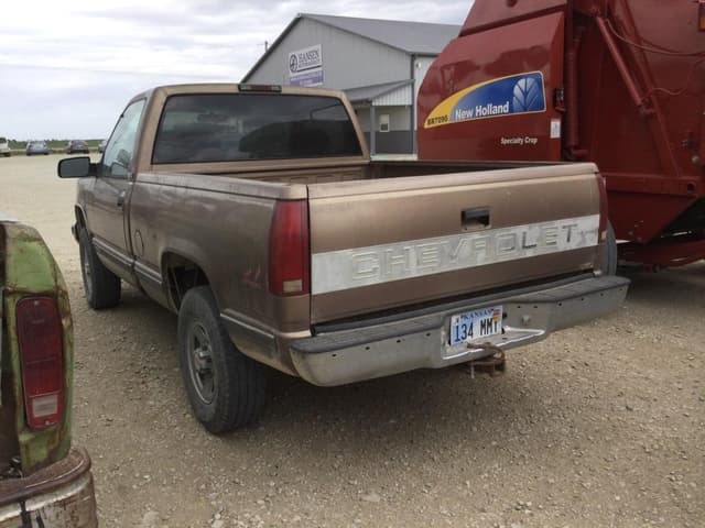 Image of Chevrolet 1500 equipment image 3