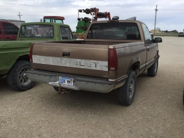 Image of Chevrolet 1500 equipment image 2