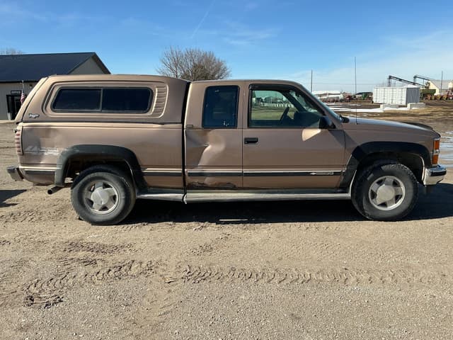 Image of Chevrolet 2500 equipment image 1
