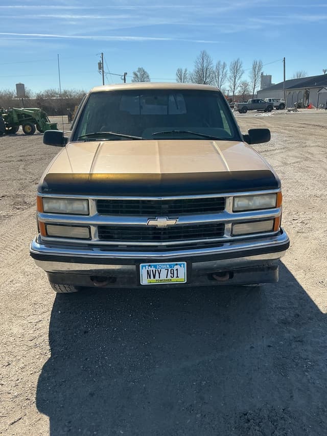 Image of Chevrolet 2500 equipment image 4