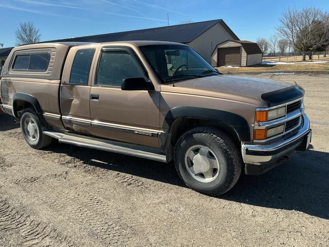 Image of Chevrolet 2500 equipment image 2