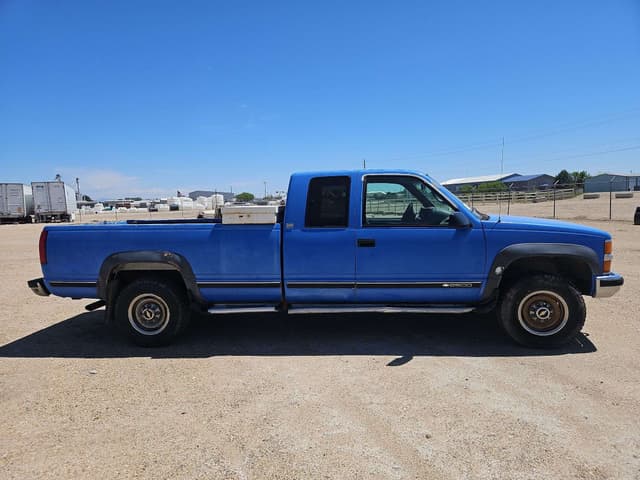 Image of Chevrolet 2500 equipment image 3