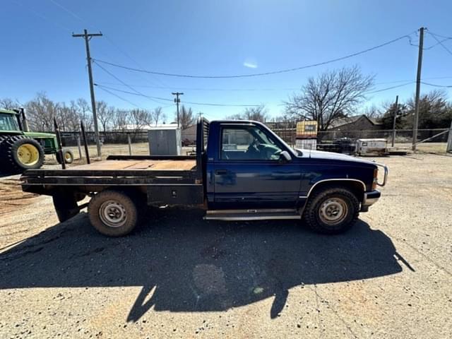 Image of Chevrolet 2500 equipment image 2