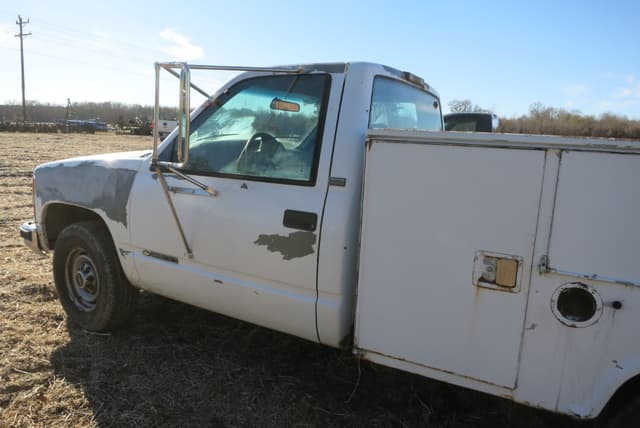Image of Chevrolet 2500 equipment image 4