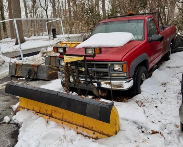 Image of Chevrolet 2500 equipment image 2
