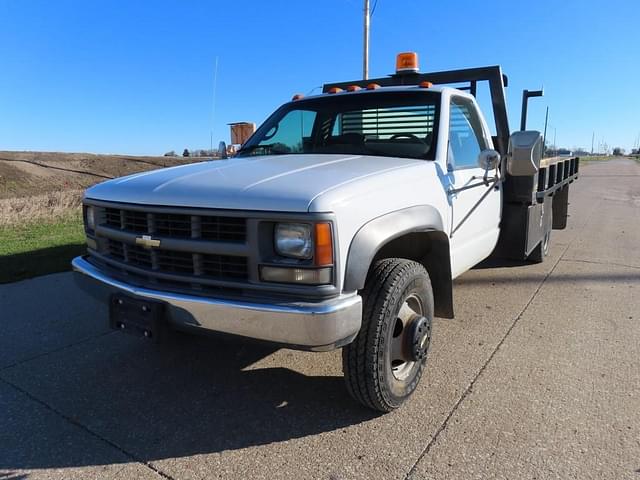 Image of Chevrolet 3500 equipment image 1