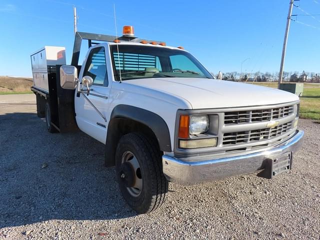 Image of Chevrolet 3500 equipment image 3