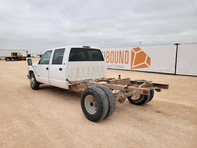 Image of Chevrolet 3500 equipment image 2