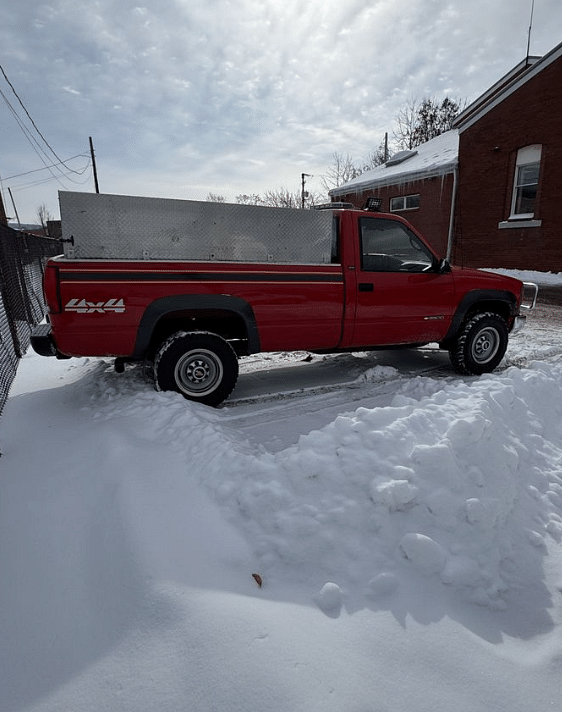 Image of Chevrolet 3500 equipment image 3