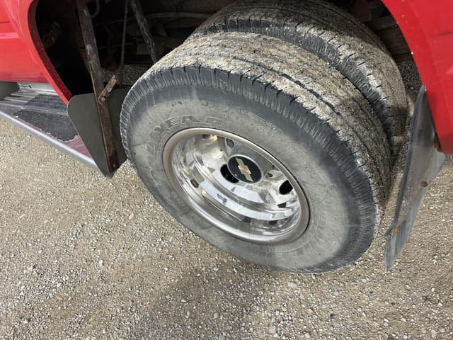 Image of Chevrolet 3500 equipment image 3